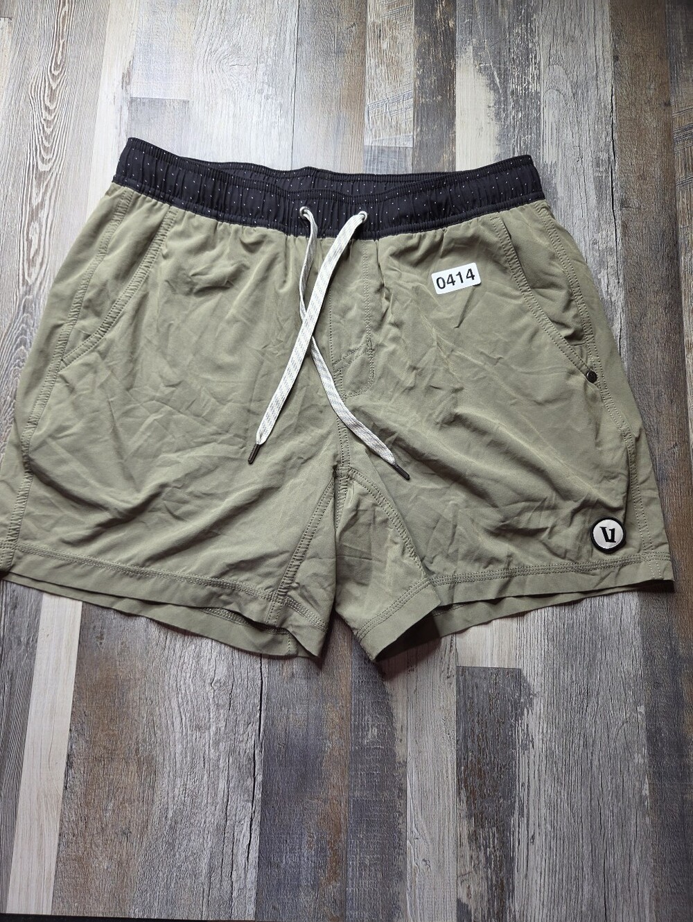 Vuori Kore Men's Shorts Medium Lined 5" Inseam